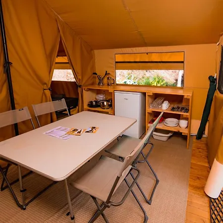 Onlycamp Les Adoubes - Kemping *